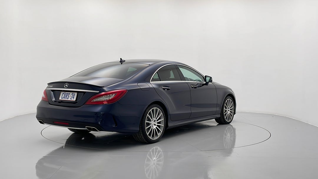 Right Back Diagonal (45- Degree) View