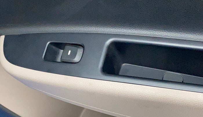 2019 Hyundai Grand i10 SPORTZ 1.2 KAPPA VTVT, Petrol, Manual, 14,334 km, Right rear window switch / handle - Switch/handle not functional