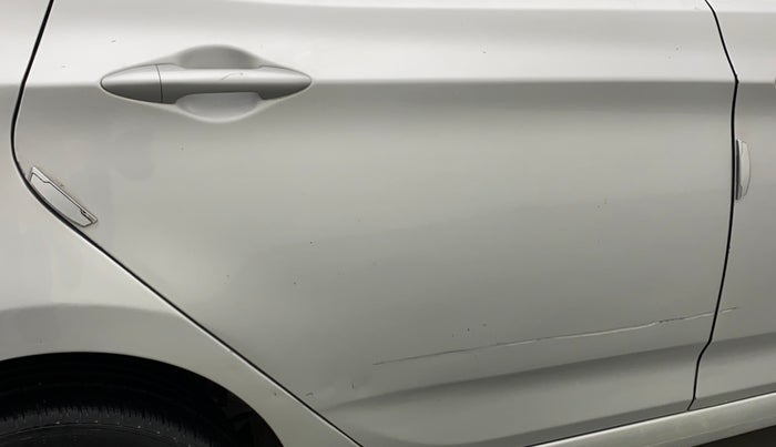 2016 Hyundai Verna FLUIDIC 4S 1.6 VTVT S, Petrol, Manual, 1,08,884 km, Right rear door - Slightly dented