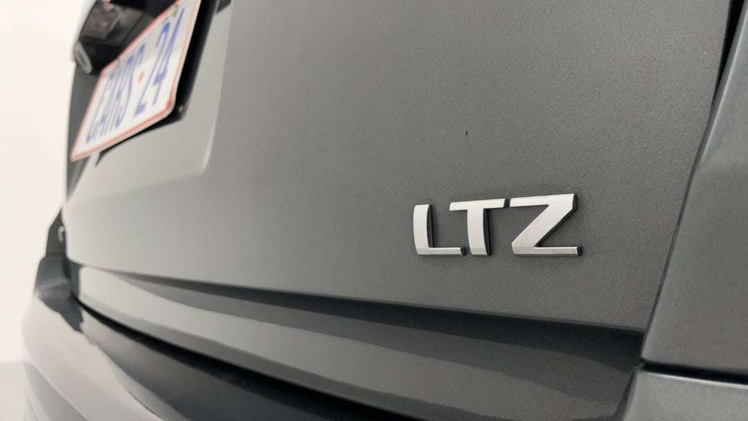 Badge (Boot Right Side)