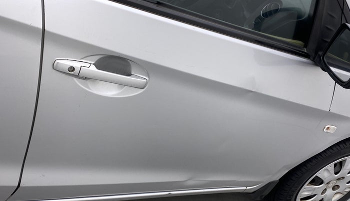 2015 Honda Amaze 1.2L I-VTEC S, Petrol, Manual, 1,04,470 km, Driver-side door - Slightly dented