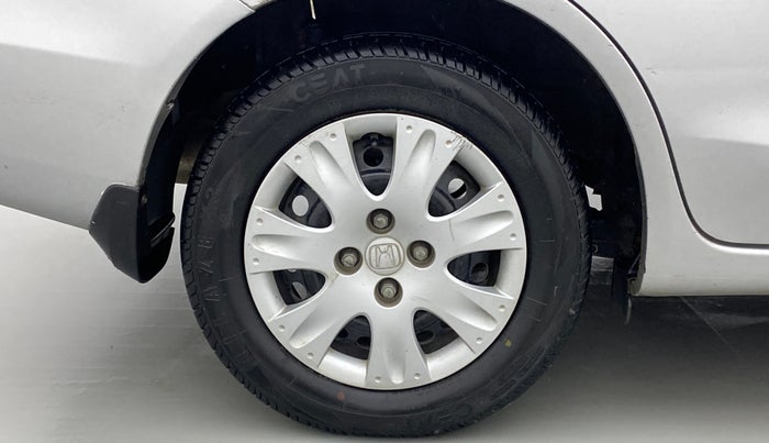 2015 Honda Amaze 1.2L I-VTEC S, Petrol, Manual, 1,04,289 km, Right Rear Wheel