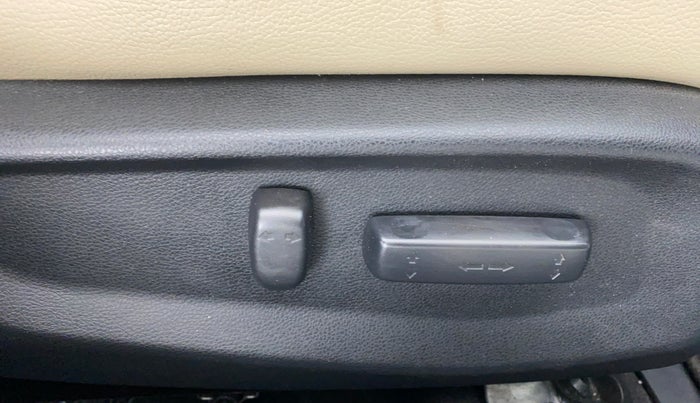 2019 Honda Civic ZX CVT PETROL, Petrol, Automatic, 21,332 km, Driver Side Adjustment Panel