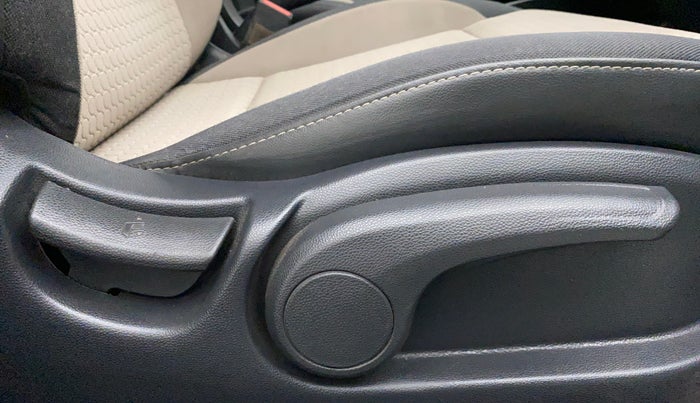 2017 Hyundai Elite i20 ASTA 1.2, Petrol, Manual, 30,311 km, Driver Side Adjustment Panel