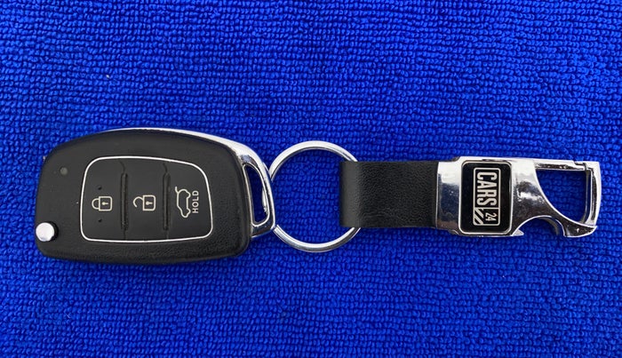 2013 Hyundai i20 MAGNA (O) 1.2, Petrol, Manual, 43,921 km, Key Close Up
