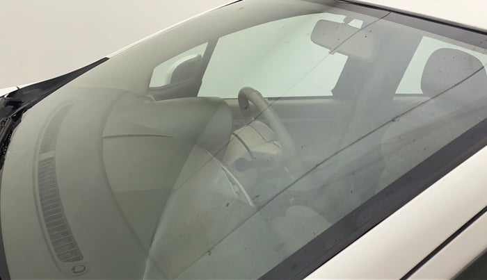 2017 Maruti Ertiga ZDI + SHVS, Diesel, Manual, 94,511 km, Front windshield - Minor spot on windshield
