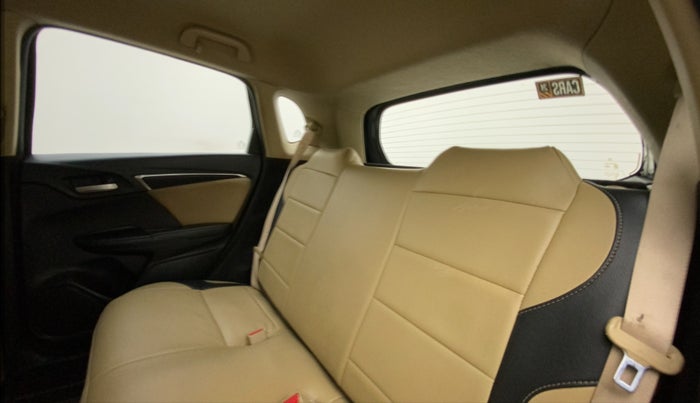 2015 Honda Jazz 1.2L I-VTEC V, Petrol, Manual, 1,13,962 km, Right Side Rear Door Cabin