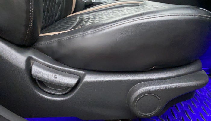 2014 Hyundai Xcent S 1.2, Petrol, Manual, 49,717 km, Driver Side Adjustment Panel