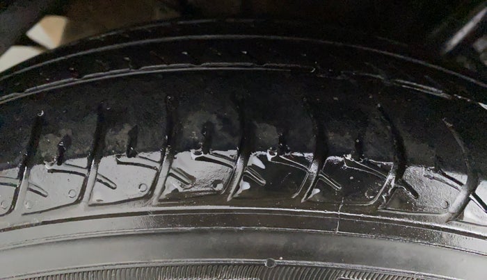 2014 Hyundai Xcent S 1.2, Petrol, Manual, 49,717 km, Right Rear Tyre Tread