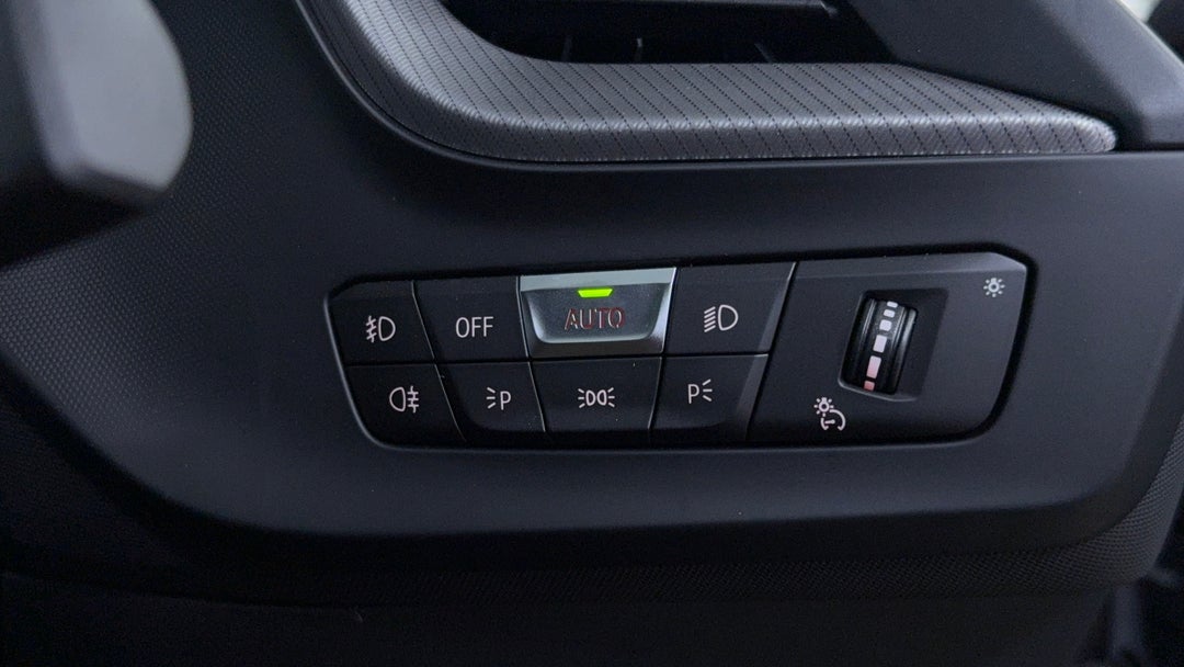 2020 BMW 1 18i M Sport, Automatic, 33346 km, Utility Switches/Buttons