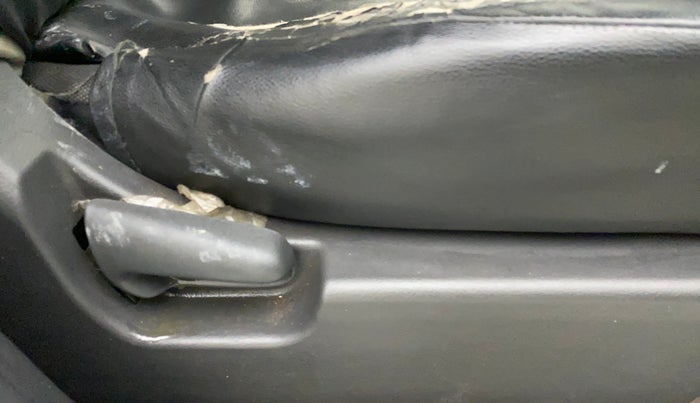 2012 Maruti Wagon R 1.0 LXI CNG, CNG, Manual, 41,472 km, Driver Side Adjustment Panel