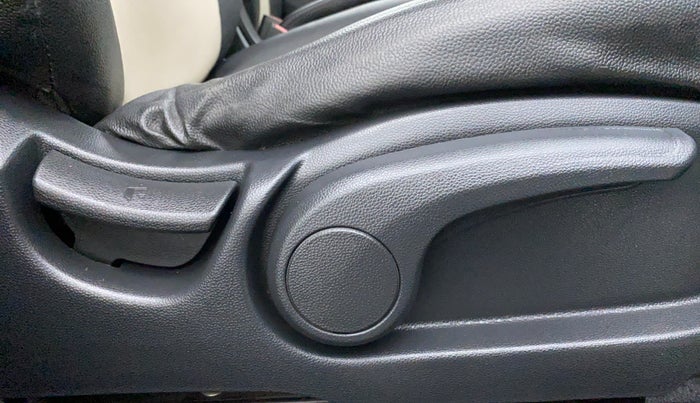 2017 Hyundai Elite i20 ASTA 1.2, Petrol, Manual, 13,857 km, Driver Side Adjustment Panel