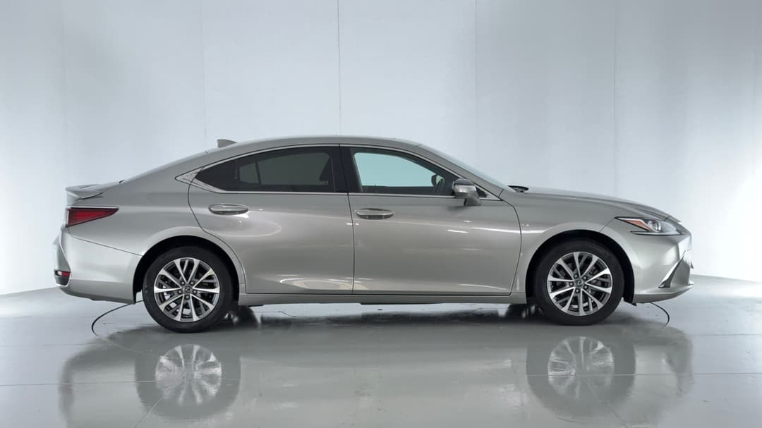 2023 Lexus Es300h Luxury (hybrid), Automatic, 33122 km, Right Side View