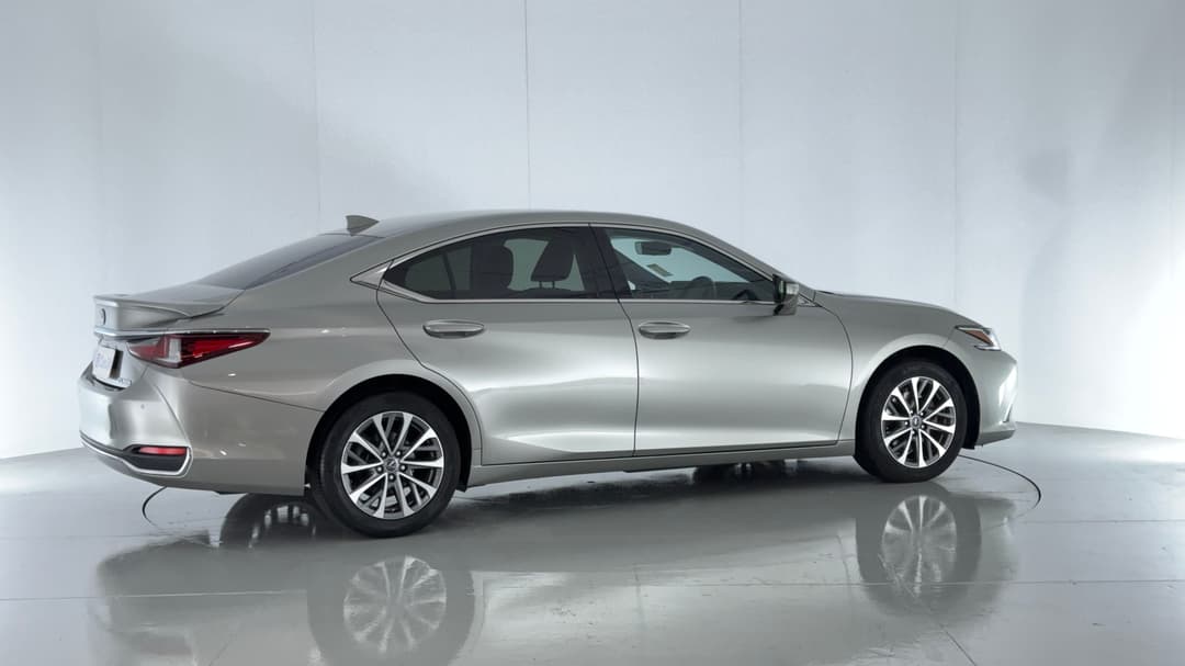 2023 Lexus Es300h Luxury (hybrid), Automatic, 33122 km, Right Back Diagonal (45- Degree) View