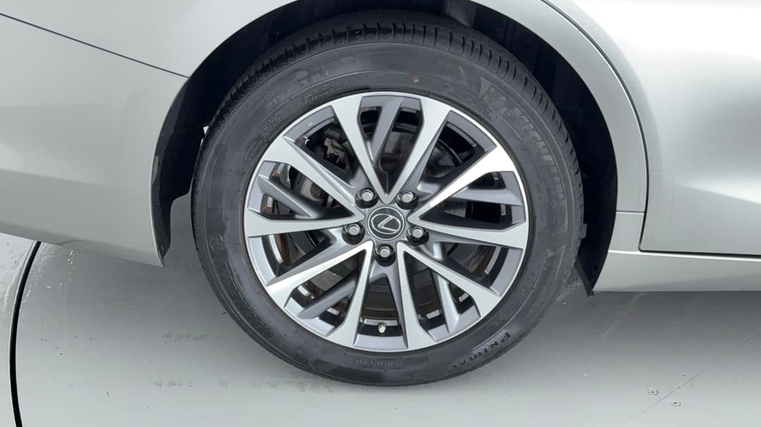 2023 Lexus Es300h Luxury (hybrid), Automatic, 33122 km, Right Rear Wheel