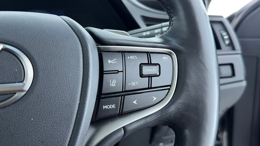 2023 Lexus Es300h Luxury (hybrid), Automatic, 33122 km, Cruise Control