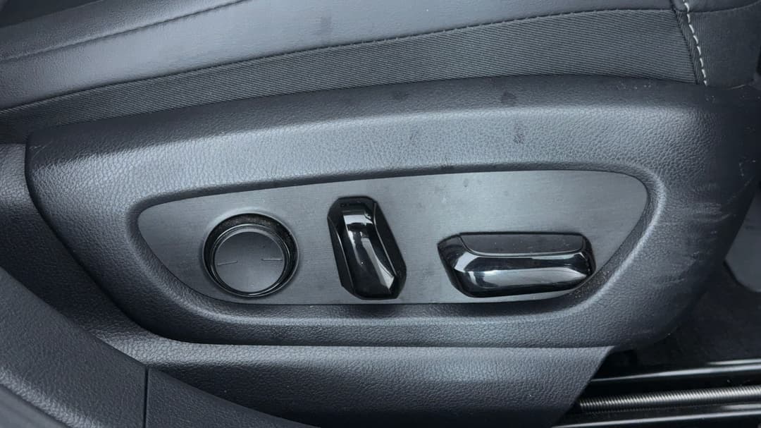 2023 Lexus Es300h Luxury (hybrid), Automatic, 33122 km, Drivers Side Adjustment Panel