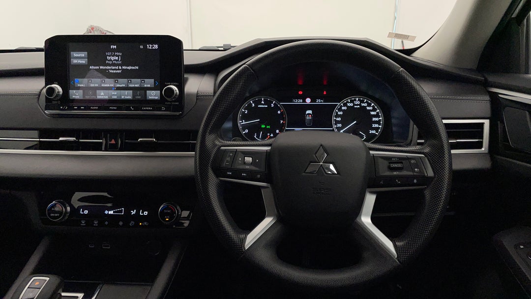 2024 Mitsubishi Outlander Es 5 Seat (2WD), Automatic, 53971 km, Steering Wheel Close-up