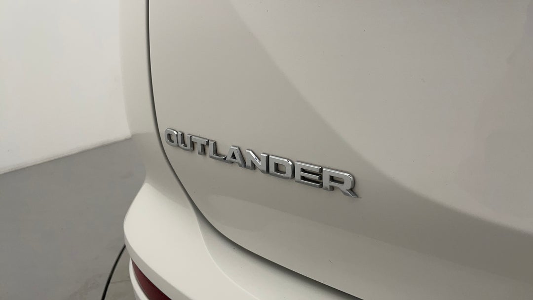 2024 Mitsubishi Outlander Es 5 Seat (2WD), Automatic, 53971 km, Badge (Boot Left Side)