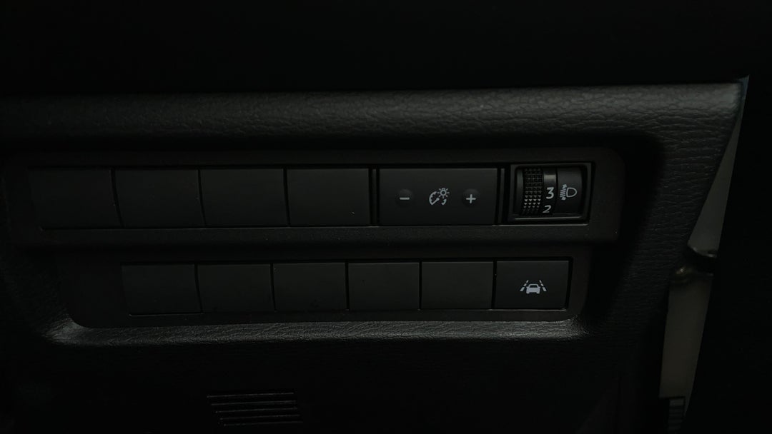 2024 Mitsubishi Outlander Es 5 Seat (2WD), Automatic, 53971 km, Utility Switches/Buttons