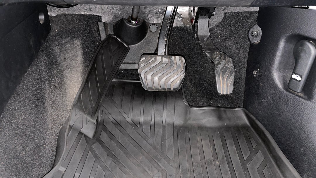 2024 Mitsubishi Outlander Es 5 Seat (2WD), Automatic, 53971 km, Pedals and Footmat