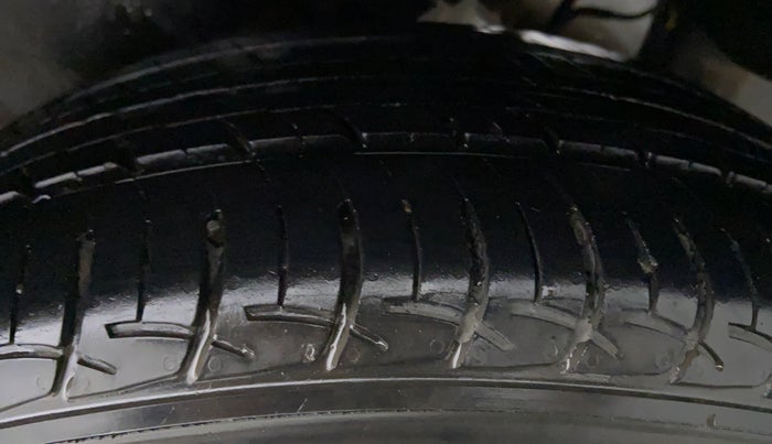 2019 Maruti Ciaz DELTA 1.5 SHVS VVT MT, Petrol, Manual, 28,111 km, Left Rear Tyre Tread