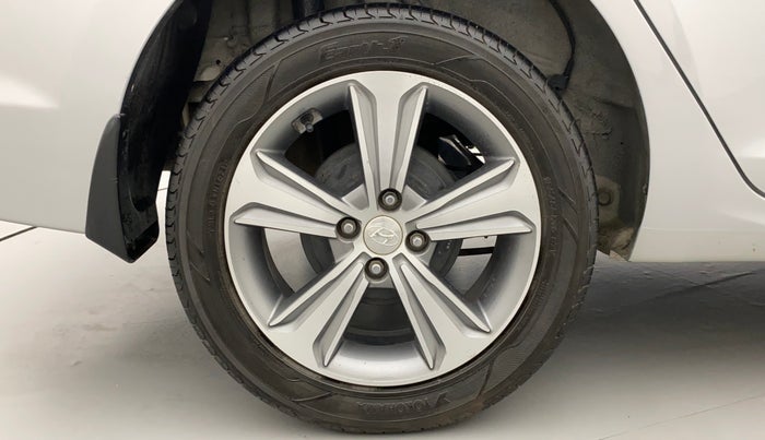 2018 Hyundai Verna 1.6 CRDI SX + AT, Diesel, Automatic, 50,653 km, Right Rear Wheel