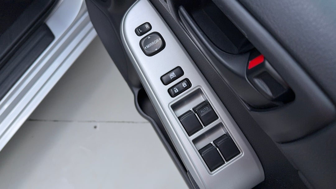 2017 Toyota Camry Altise, Automatic, 122259 km, Drivers Side Door Panel Controls