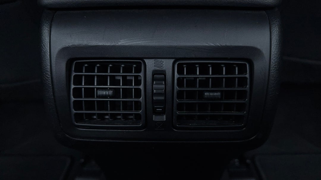 2017 Toyota Camry Altise, Automatic, 122259 km, Rear A/C Vent