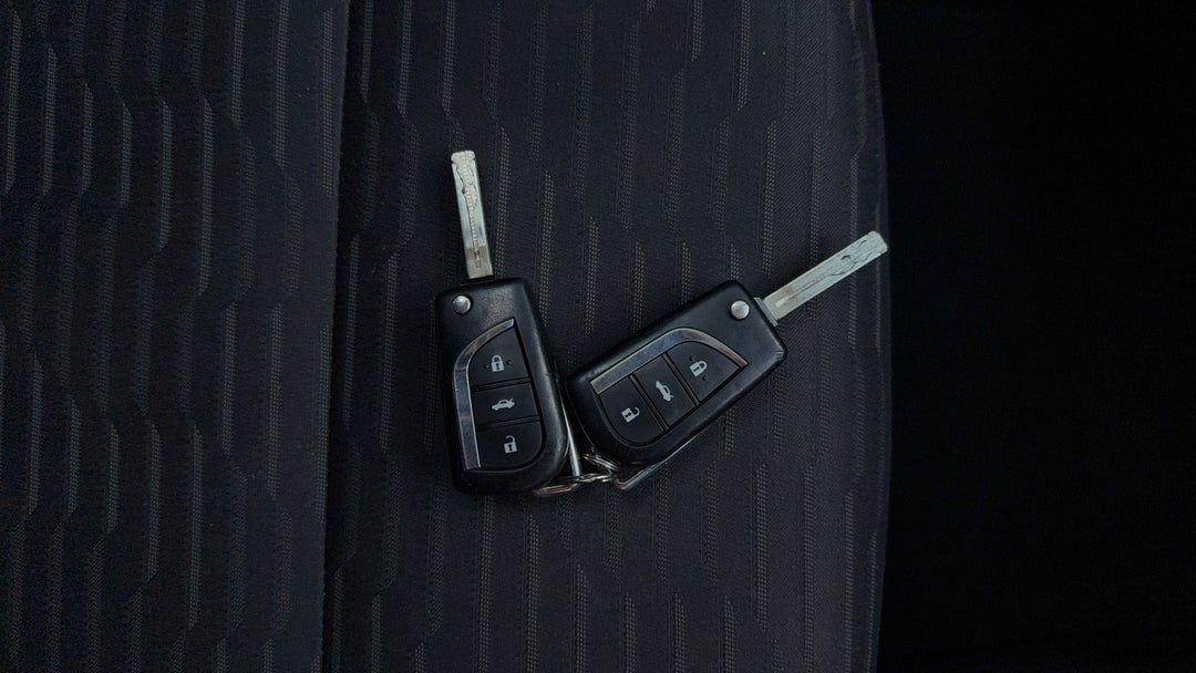 2017 Toyota Camry Altise, Automatic, 122259 km, Key Close-up