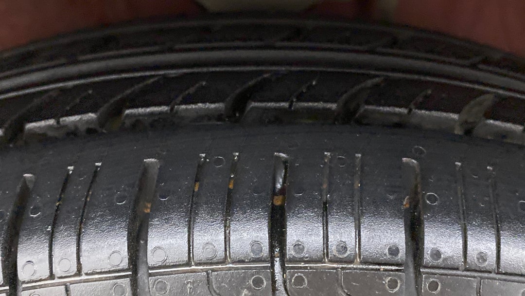 Left Front Tyre Tread