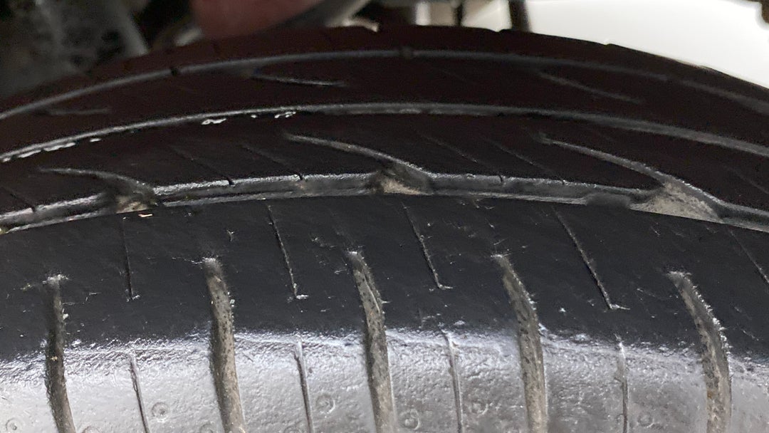 Left Rear Tyre Tread