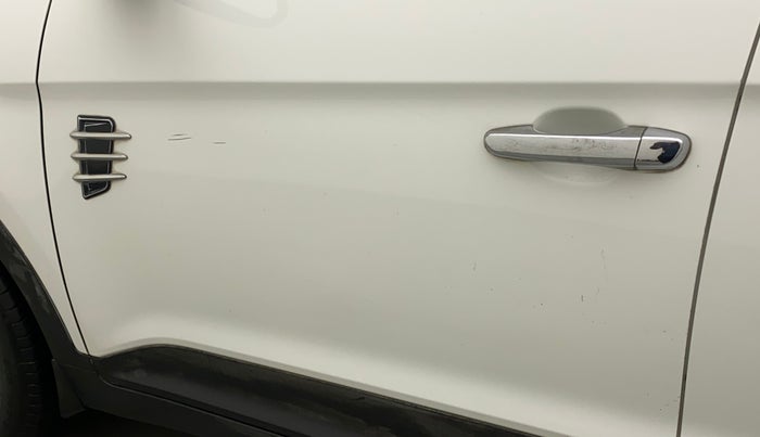 2016 Hyundai Creta E PLUS 1.6 PETROL, Petrol, Manual, 83,184 km, Front passenger door - Minor scratches