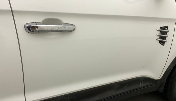 2016 Hyundai Creta E PLUS 1.6 PETROL, Petrol, Manual, 83,184 km, Driver-side door - Slightly dented
