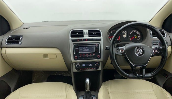 2015 Volkswagen Vento HIGHLINE 1.2 TSI AT, Petrol, Automatic, 39,741 km, Dashboard