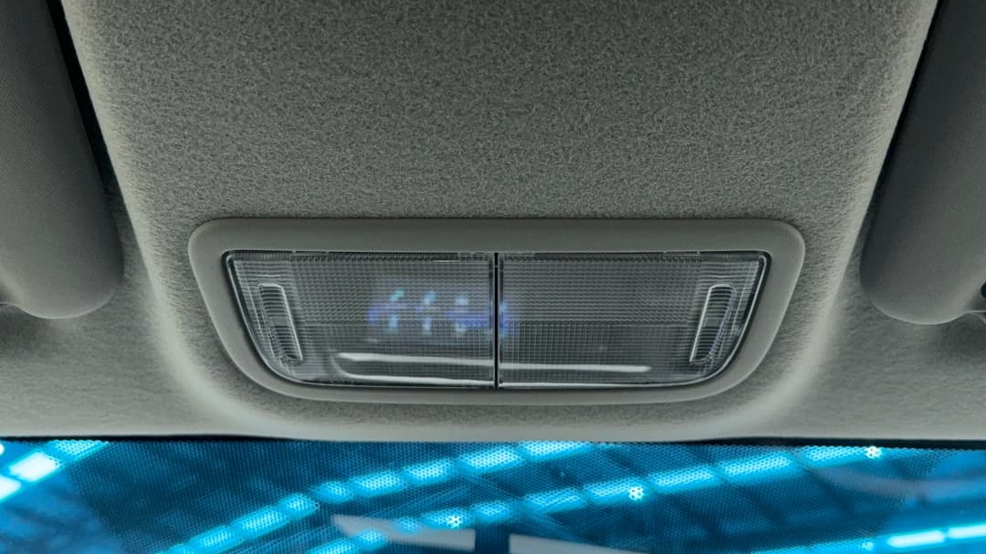 On-Roof Controls/Sunglass holder
