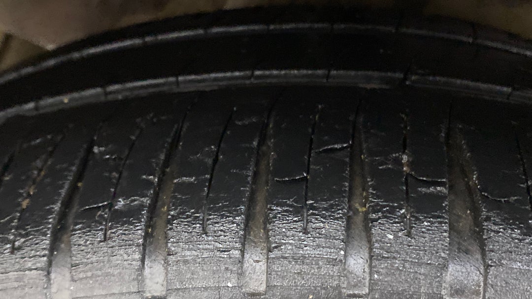 Right Rear Tyre Tread