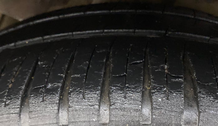 2014 Honda Amaze 1.2 SX MT I VTEC, Petrol, Manual, 91,877 km, Right Rear Tyre Tread
