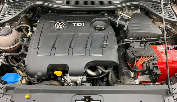 2018 Volkswagen Ameo HIGHLINE PLUS 1.5L AT 16 ALLOY, Diesel, Automatic, 1,03,524 km, Open Bonet