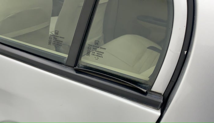 2013 Honda Amaze 1.2L I-VTEC S, Petrol, Manual, 80,332 km, Rear left door - Weather strip has minor damage
