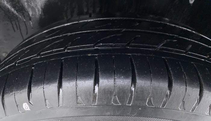 2017 Skoda Rapid 1.5 TDI MT AMBITION, Diesel, Manual, 62,357 km, Left Rear Tyre Tread