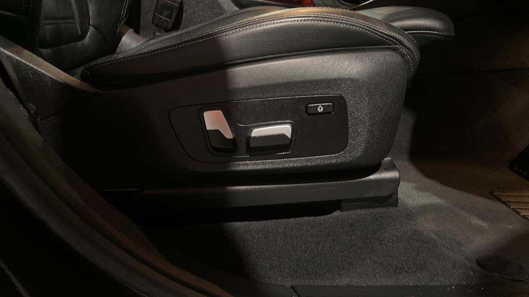 2021 BMW X3 xDrive30i M Sport, Automatic, 72232 km, Drivers Side Adjustment Panel