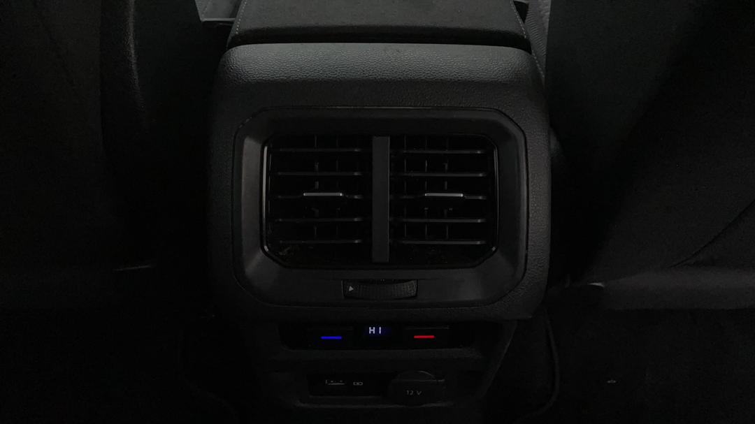 2019 Volkswagen Tiguan Allspace 110 Tsi Comfortline, Automatic, 64333 km, Rear A/C Vent