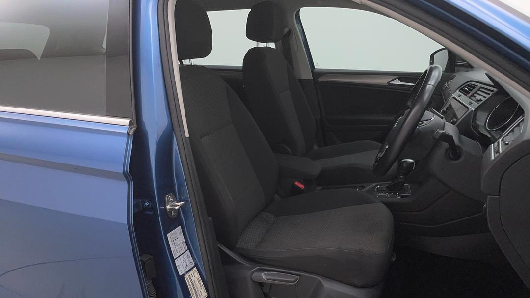 2019 Volkswagen Tiguan Allspace 110 Tsi Comfortline, Automatic, 64333 km, Right Side Front Door Cabin View
