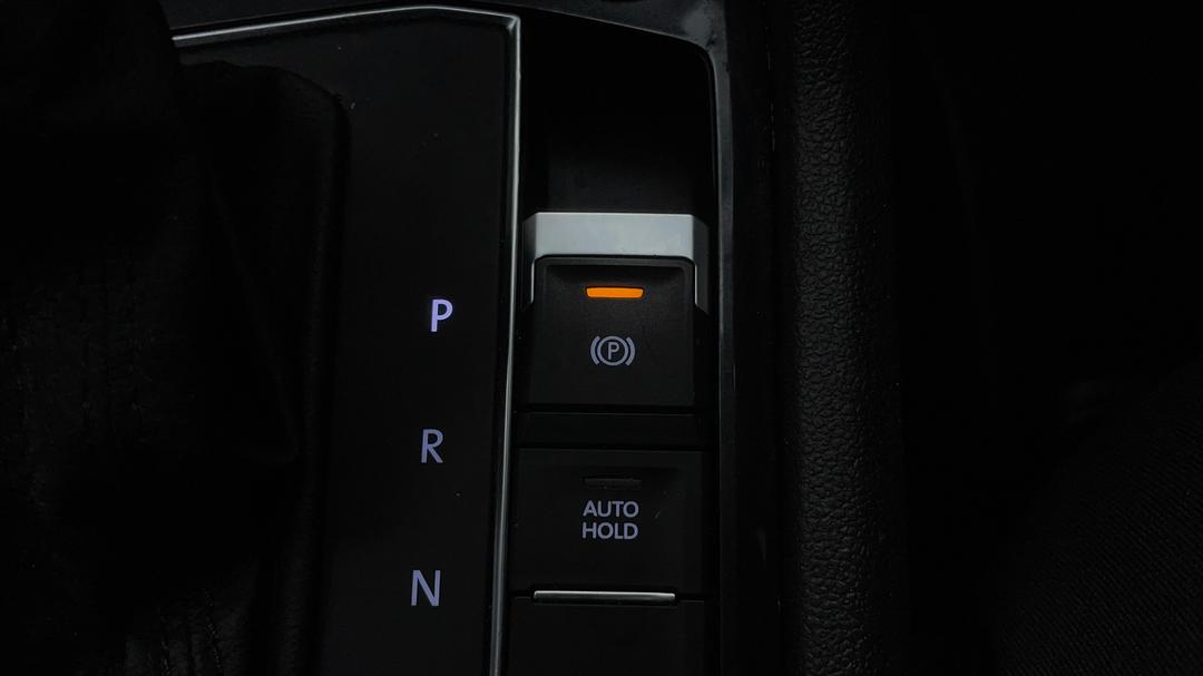 2019 Volkswagen Tiguan Allspace 110 Tsi Comfortline, Automatic, 64333 km, Handbrake