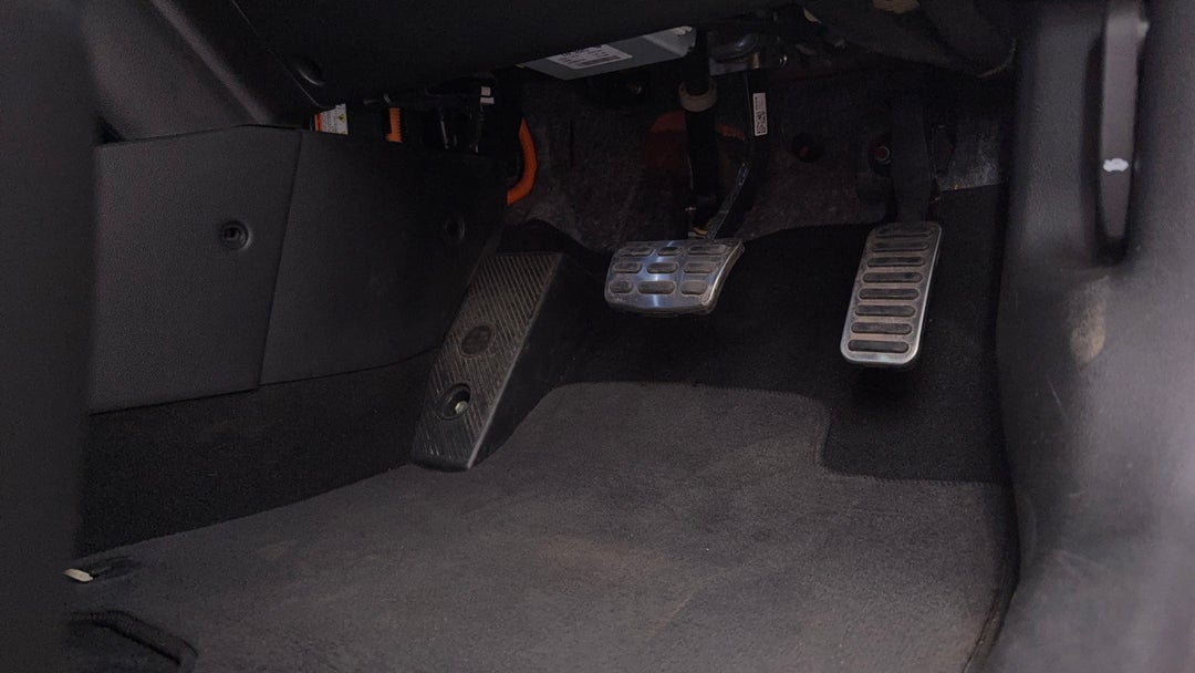 2022 Hyundai Kona Highlander Elect Srf Ext Range, Automatic, 64100 km, Pedals and Footmat