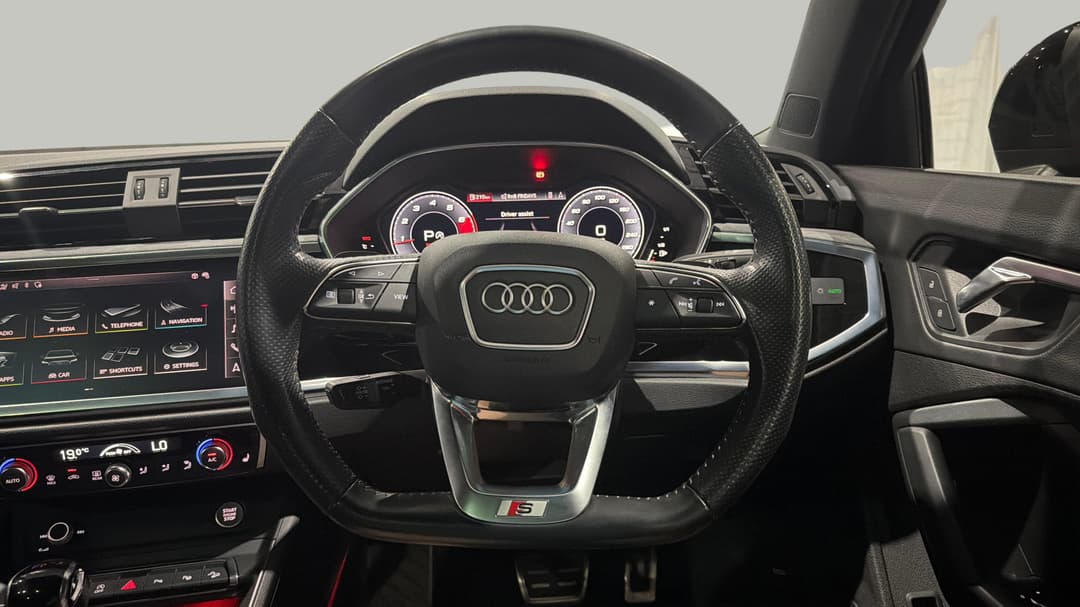 2020 Audi Q3 40 Tfsi Quattro S Line, Automatic, 57935 km, Steering Wheel Close-up