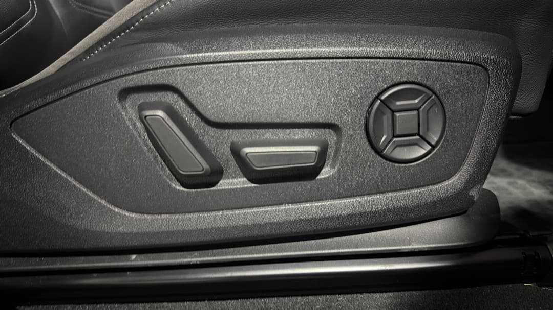 2020 Audi Q3 40 Tfsi Quattro S Line, Automatic, 57935 km, Drivers Side Adjustment Panel