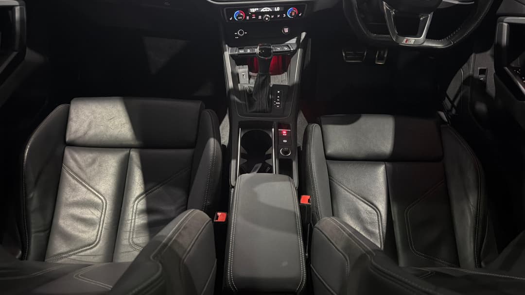 2020 Audi Q3 40 Tfsi Quattro S Line, Automatic, 57935 km, Center Console