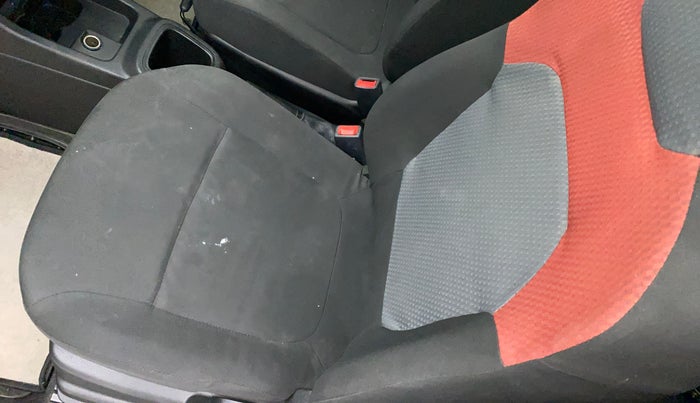 2017 Renault Kwid RXT 1.0 AMT (O), Petrol, Automatic, 30,986 km, Front left seat (passenger seat) - Cover slightly stained